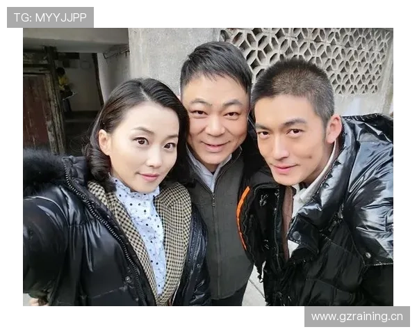 张楠夜市随便吃一顿的那气场，和领奖台上的他反差得让人怀疑人生